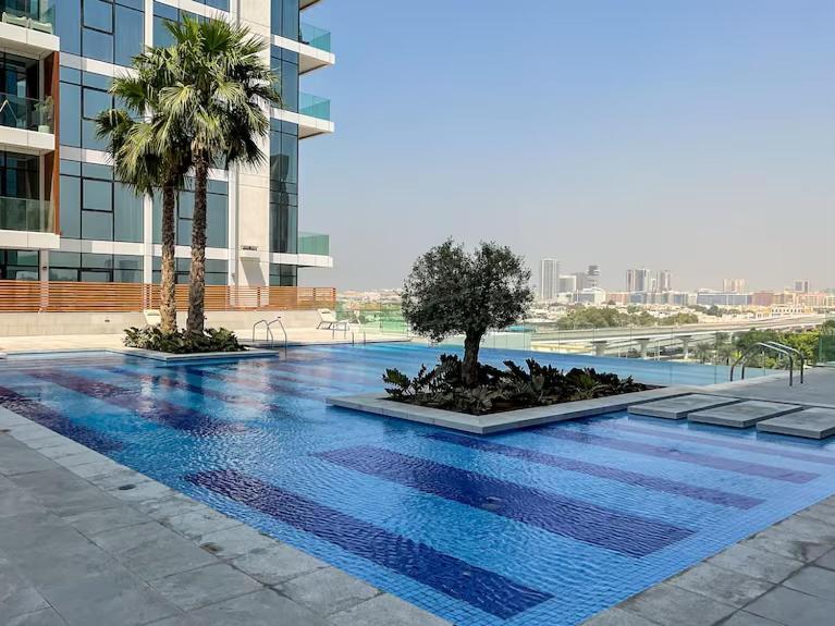 Ashri Luxe On Sheikh Zayed 5 Mins Downtown Near Metro Apartment