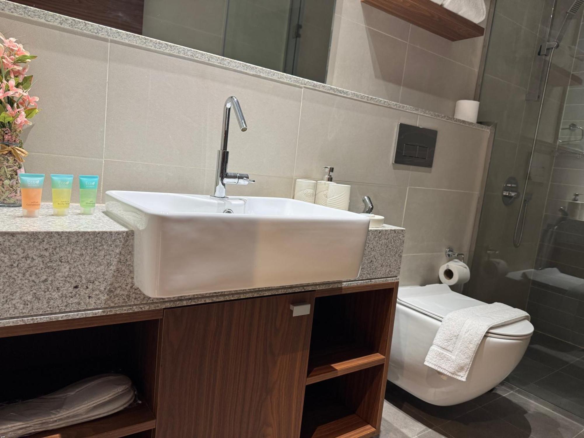 Ashri Luxe On Sheikh Zayed 5 Mins Downtown Near Metro Apartment *