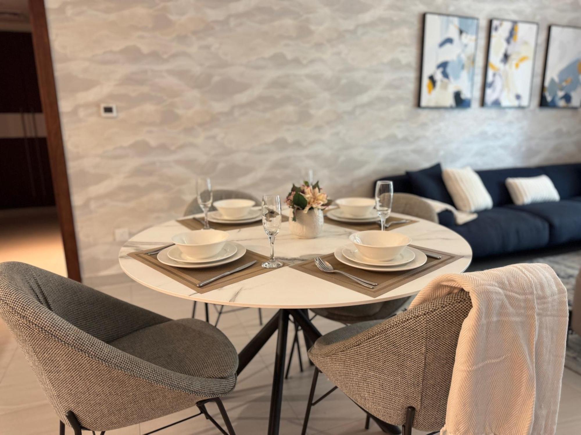 Ashri Luxe On Sheikh Zayed 5 Mins Downtown Near Metro *