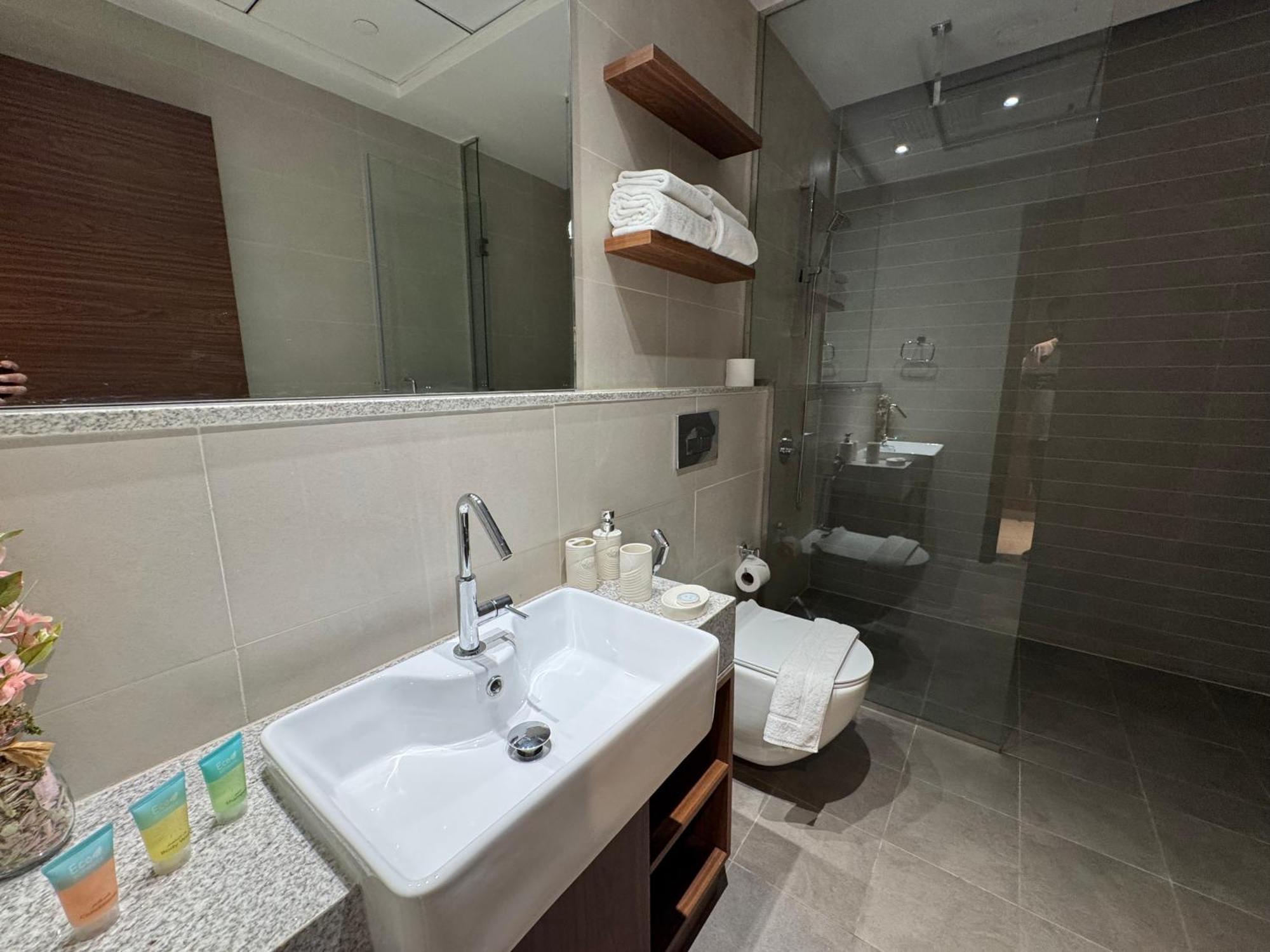 Ashri Luxe On Sheikh Zayed 5 Mins Downtown Near Metro * Dubai