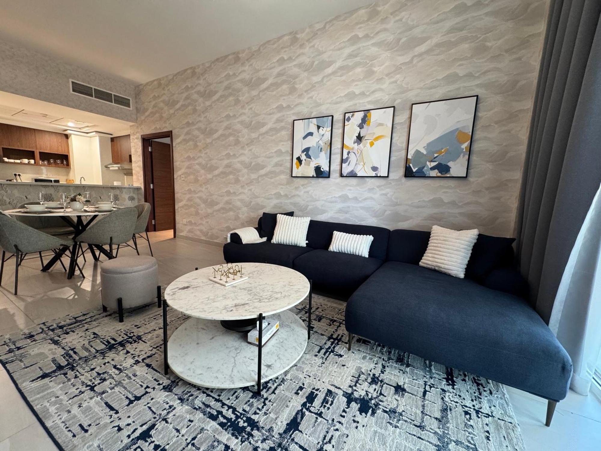 Ashri Luxe On Sheikh Zayed 5 Mins Downtown Near Metro Apartment