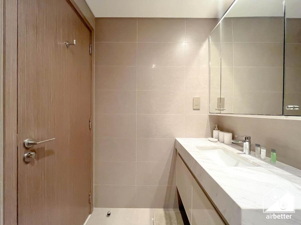 Apartment Burj Royale Elegance Cityscape From Your Balcony