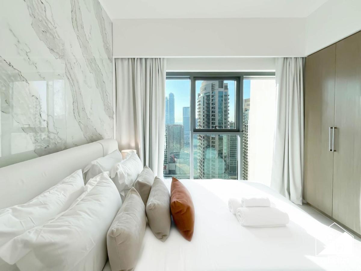 Burj Royale Elegance Cityscape From Your Balcony Apartment