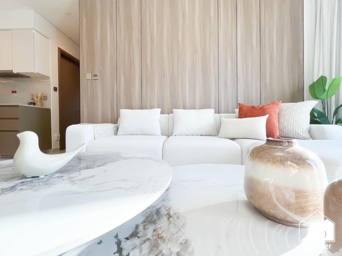 Burj Royale Elegance Cityscape From Your Balcony Apartment Dubai
