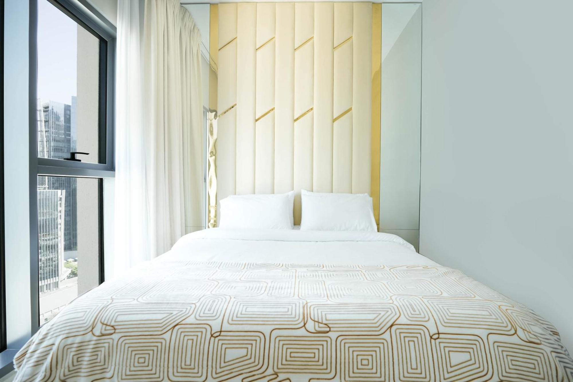 Keyrock Living - Lakeview Luxury In Zada Tower *