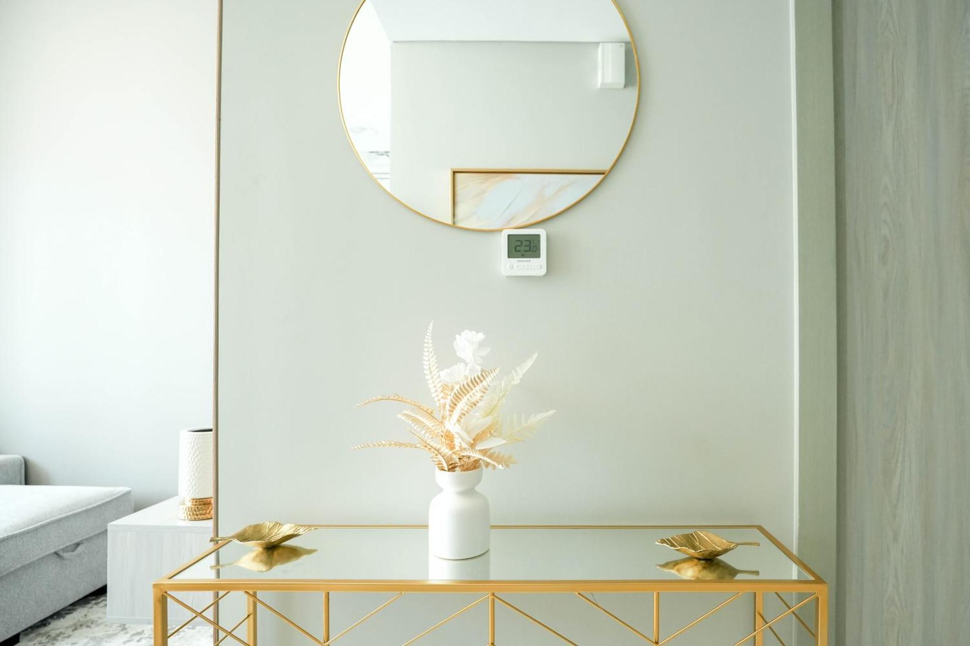 Keyrock Living - Lakeview Luxury In Zada Tower