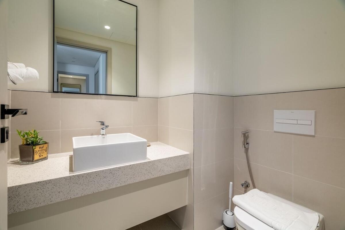 Luxury 3br Penthouse Retreat - Private & Marina Views * Dubai