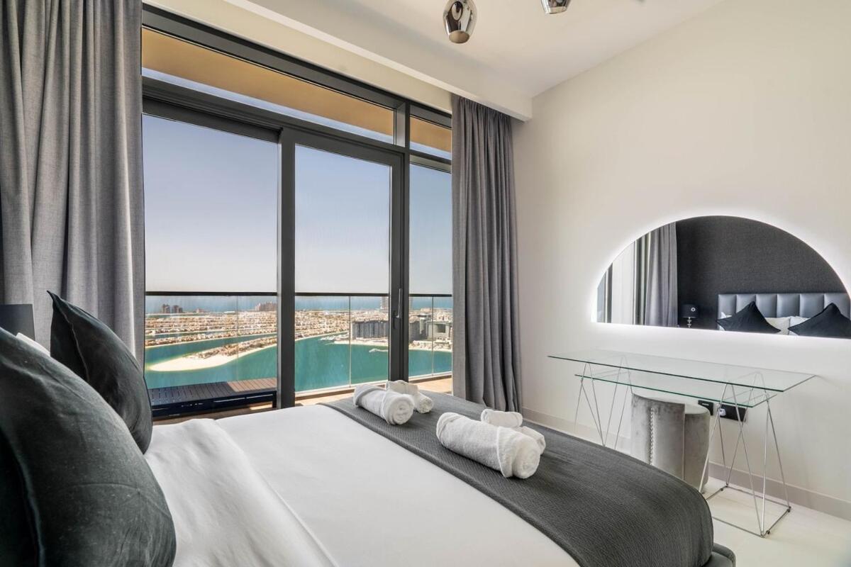 Luxury 3br Penthouse Retreat - Private & Marina Views