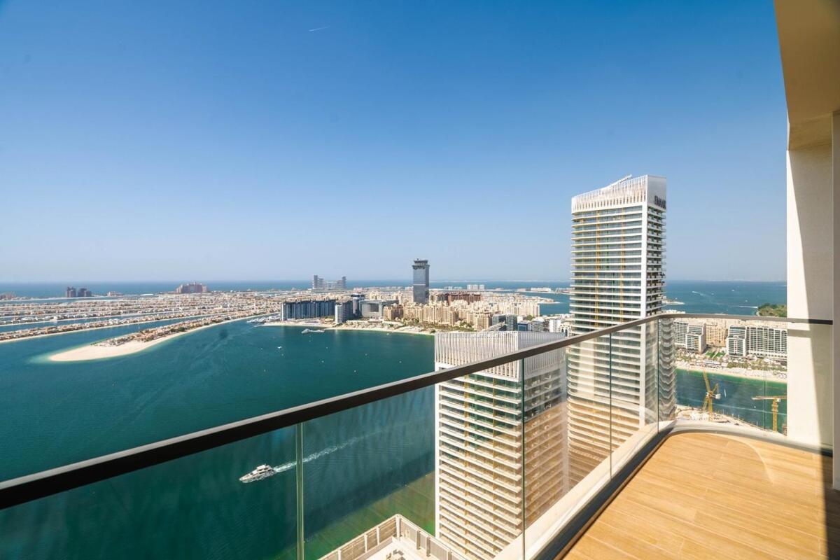 Luxury 3br Penthouse Retreat - Private & Marina Views Apartment *