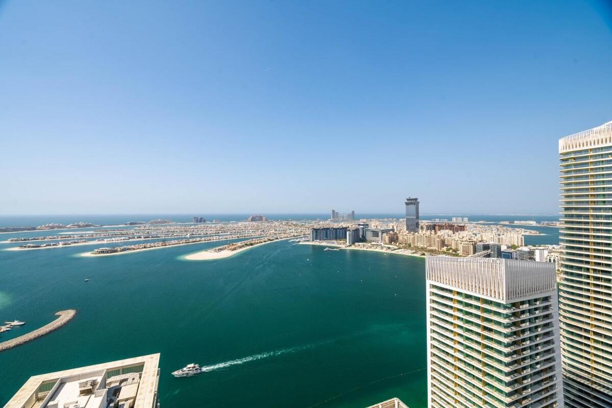 Luxury 3br Penthouse Retreat - Private & Marina Views *