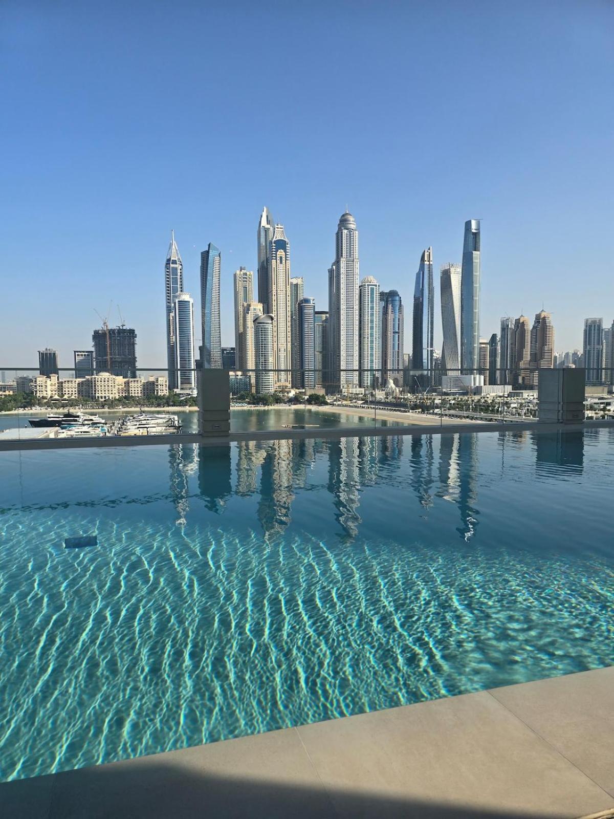 Luxury 3br Penthouse Retreat - Private & Marina Views * Dubai