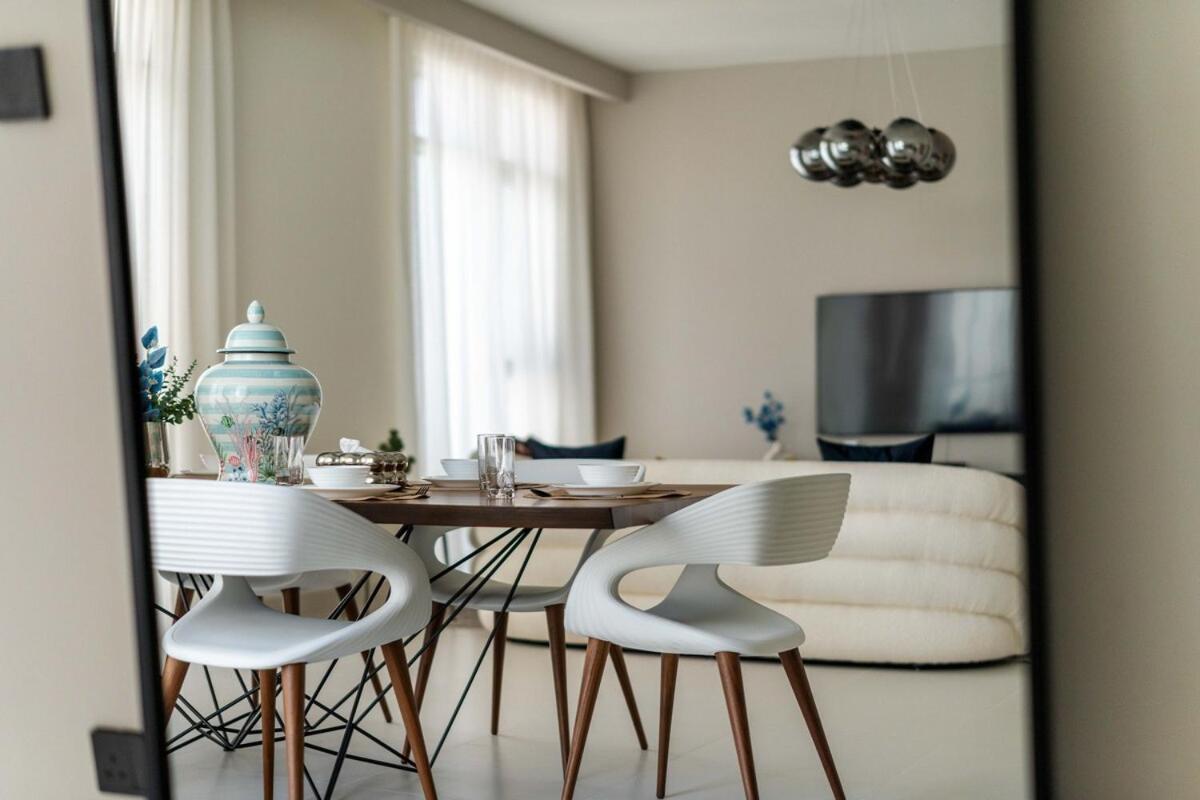 Apartment Luxury 3br Penthouse Retreat - Private & Marina Views *