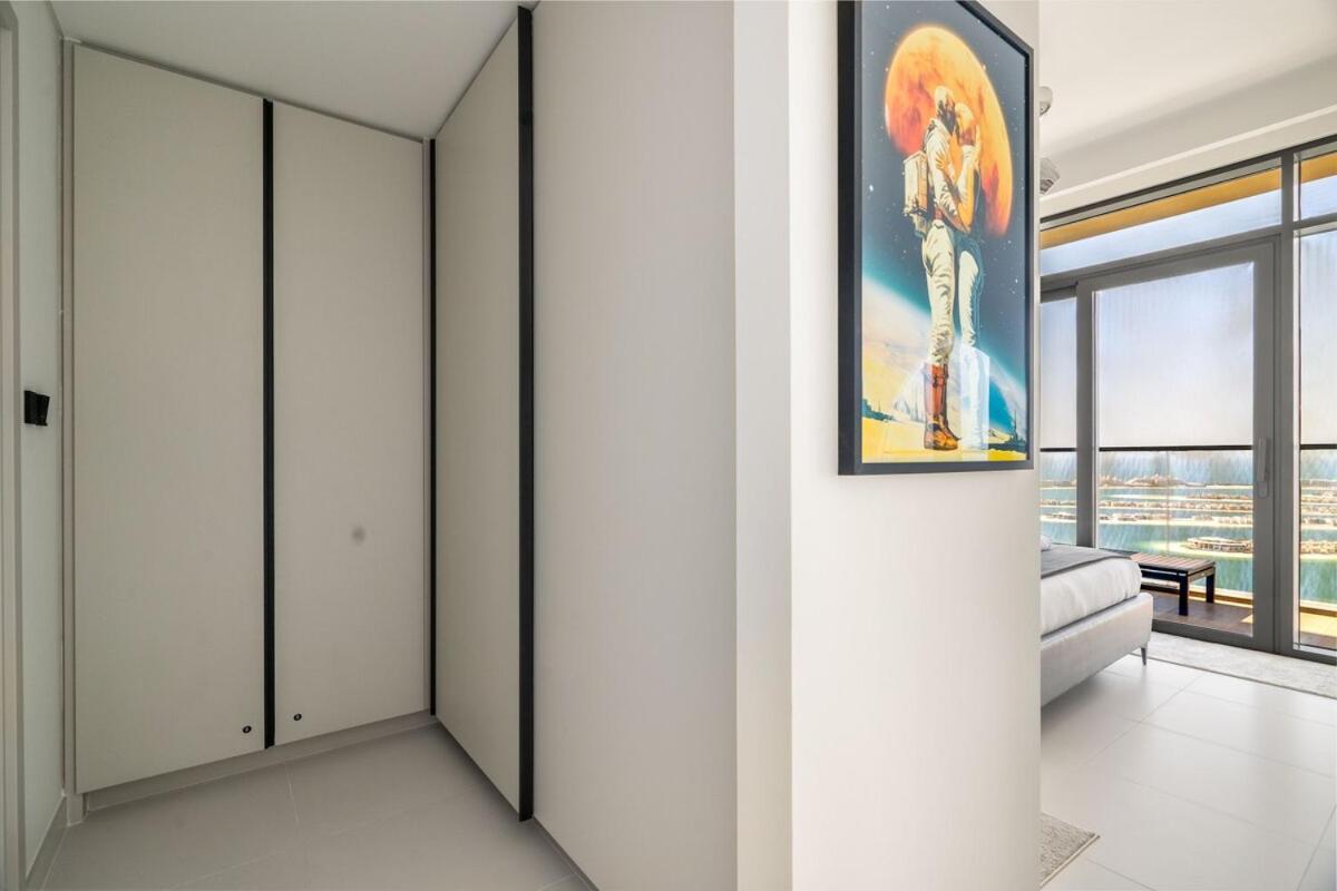 Luxury 3br Penthouse Retreat - Private & Marina Views