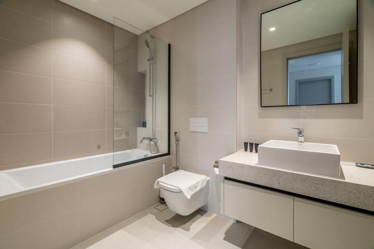 Luxury 3br Penthouse Retreat - Private & Marina Views Dubai