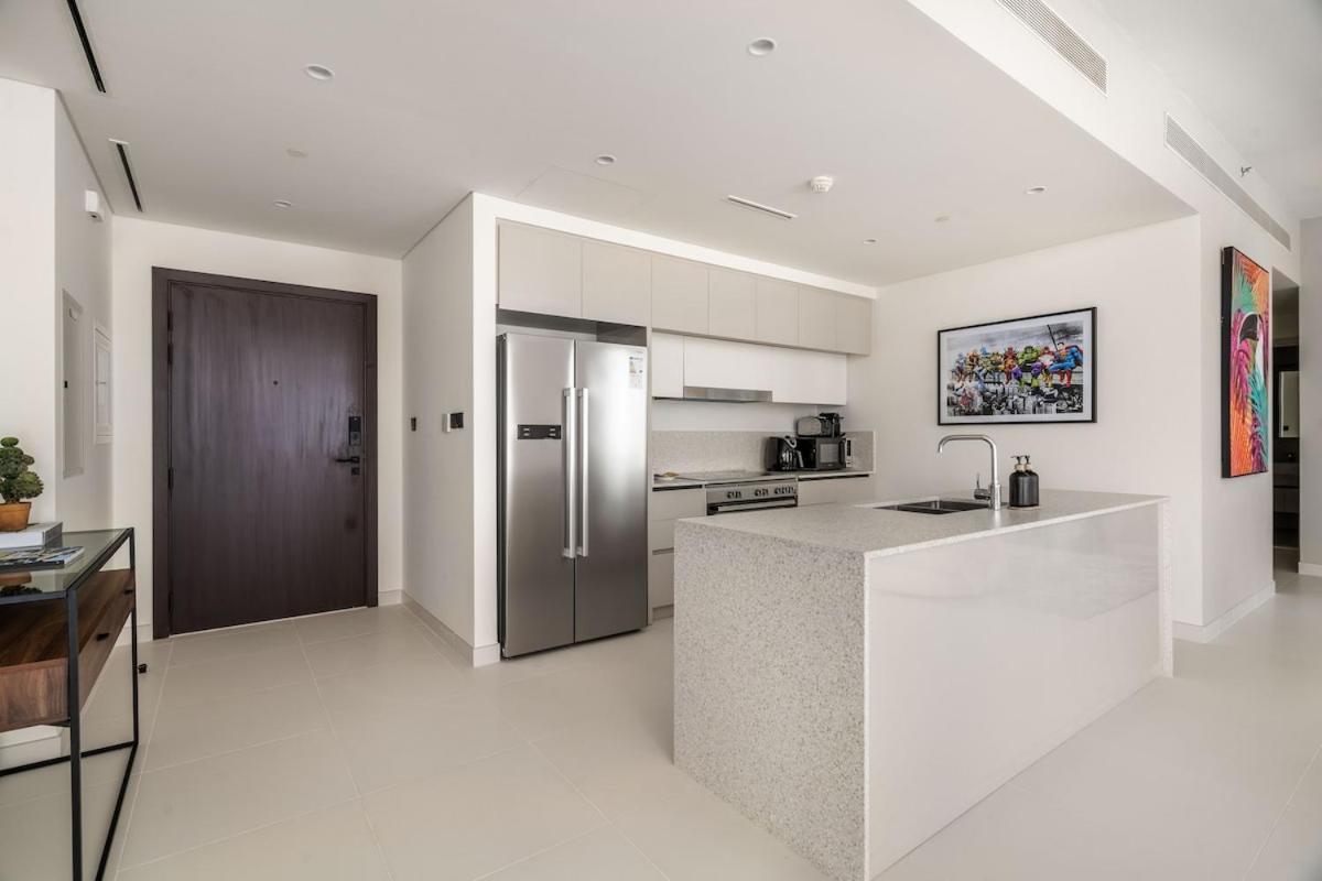 Luxury 3br Penthouse Retreat - Private & Marina Views * Dubai
