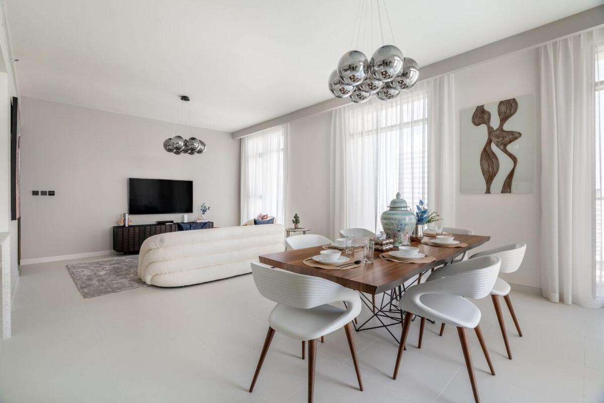 Luxury 3br Penthouse Retreat - Private & Marina Views Dubai