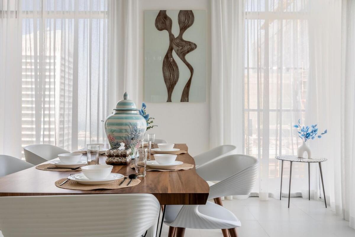 Luxury 3br Penthouse Retreat - Private & Marina Views *