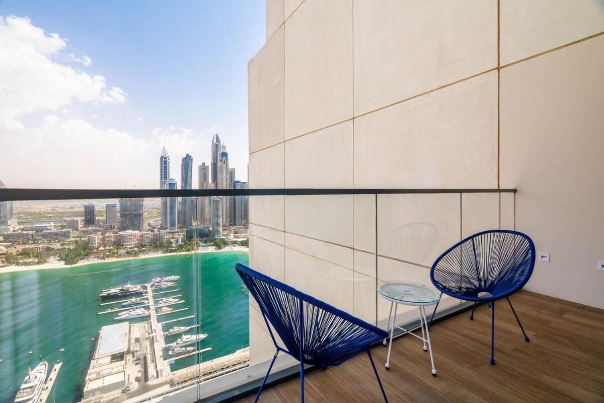 Luxury 3br Penthouse Retreat - Private & Marina Views Dubai