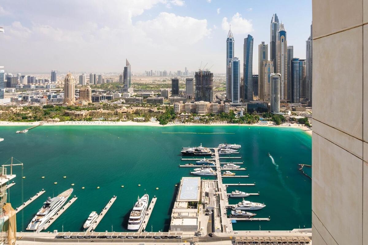 Luxury 3br Penthouse Retreat - Private & Marina Views