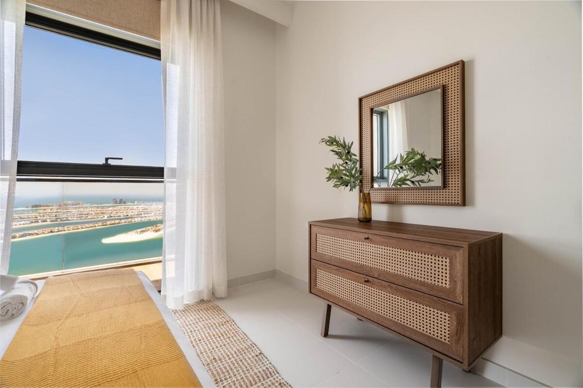 Luxury 3br Penthouse Retreat - Private & Marina Views Apartment Dubai