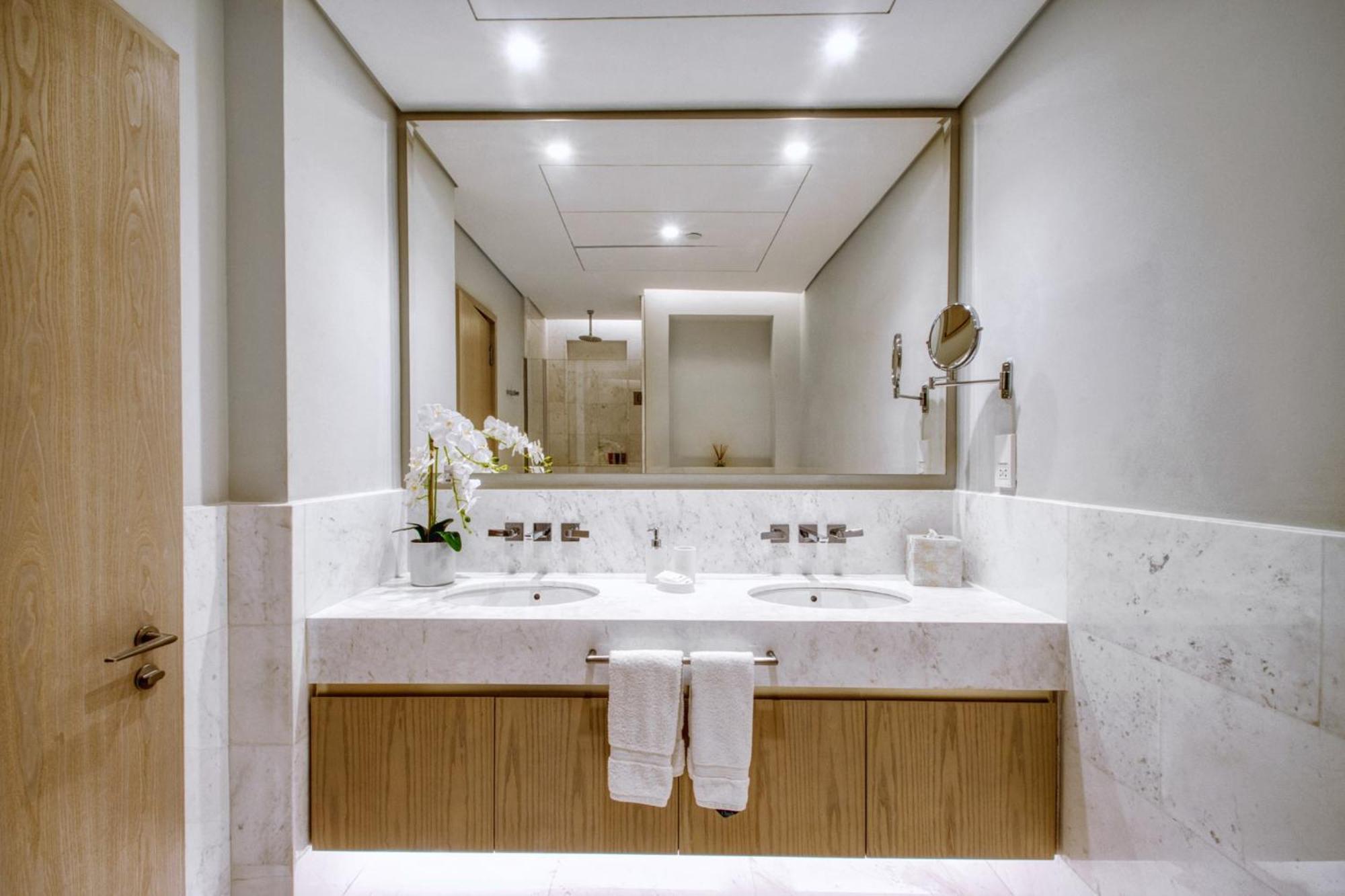 Luxury Sea Views At - Palm Tower Dubai