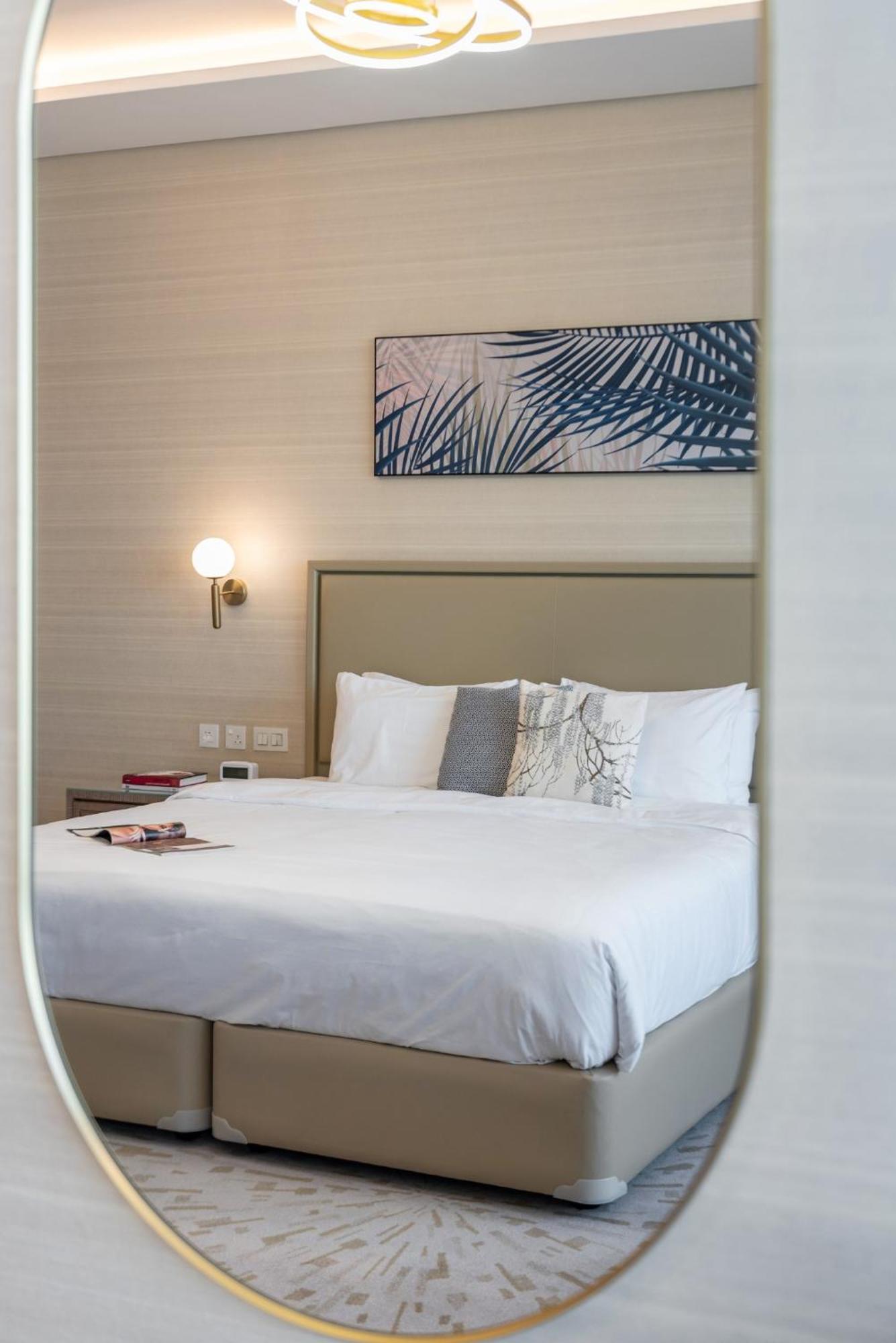 Luxury Sea Views At - Palm Tower Dubai