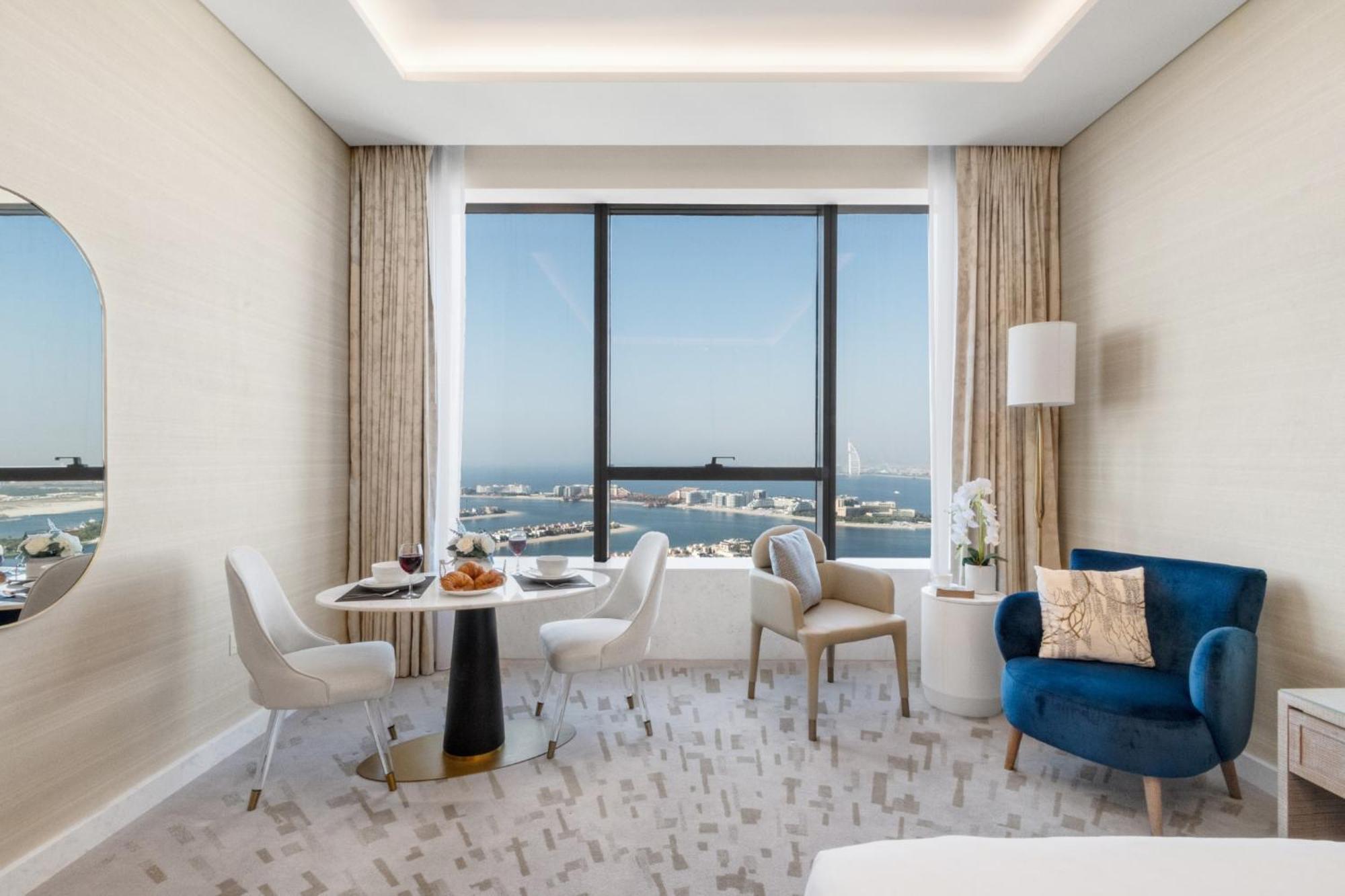 Luxury Sea Views At - Palm Tower Apartment *