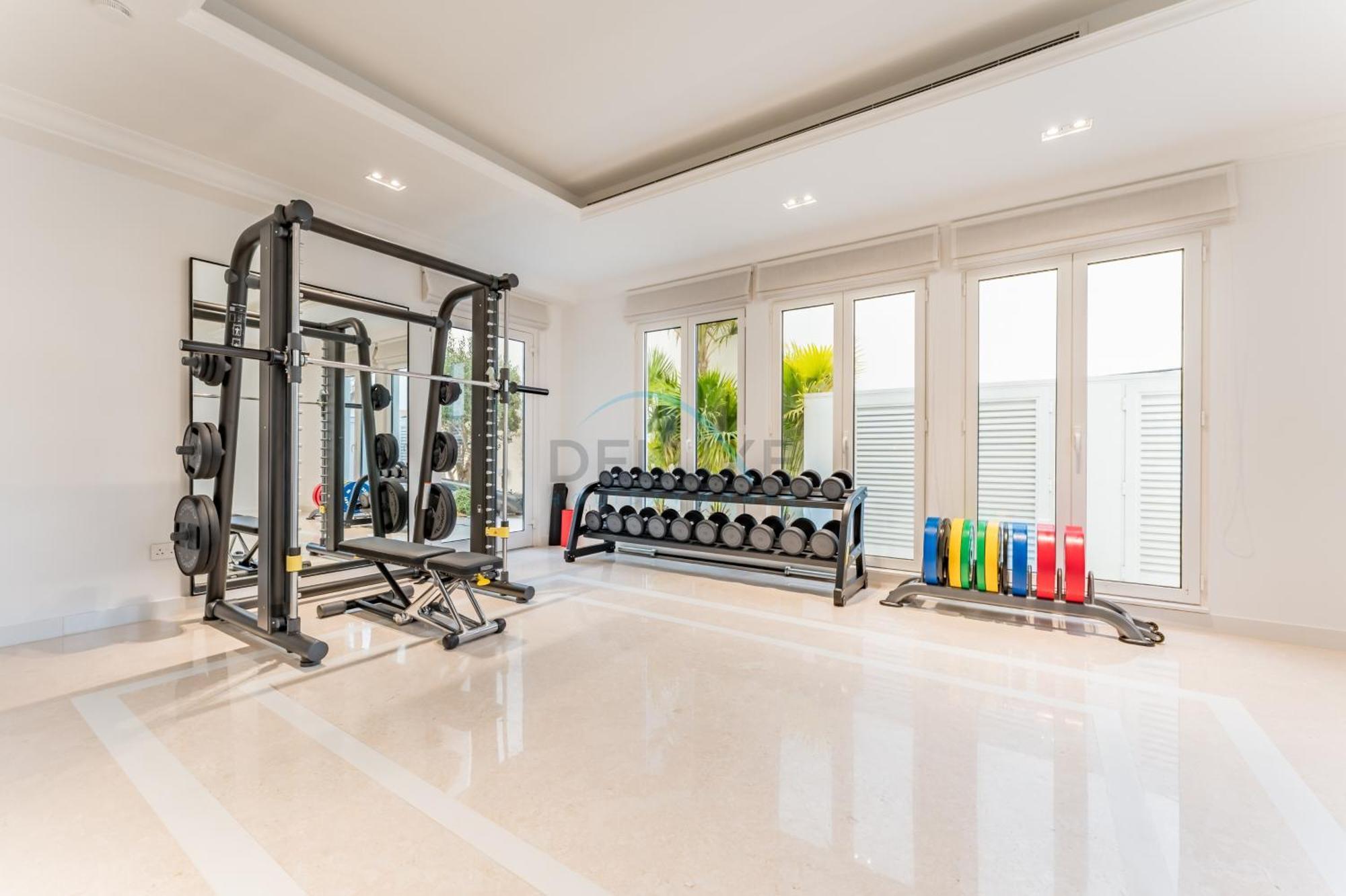 Beachfront 3br With Private Gym, Pool, Jacuzzi & Workspace, Palm Villa, Palm Jumeirah By Deluxe Homes
