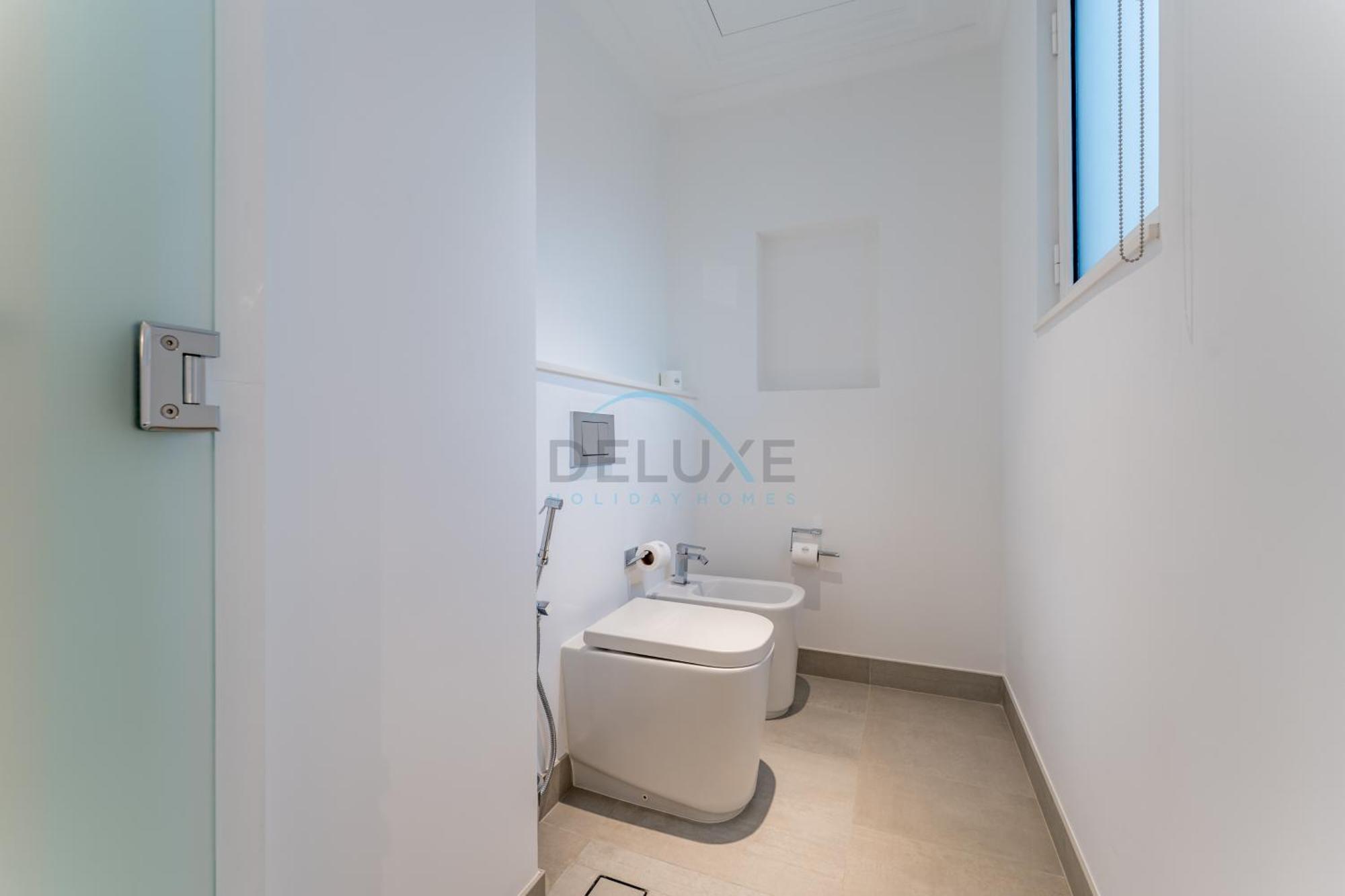 Villa Beachfront 3br With Private Gym, Pool, Jacuzzi & Workspace, Palm Villa, Palm Jumeirah By Deluxe Homes