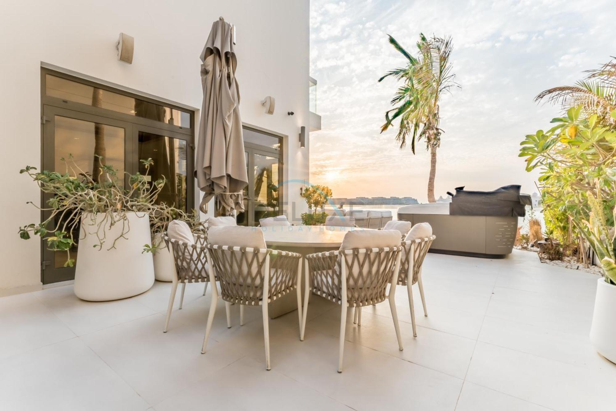Villa Beachfront 3br With Private Gym, Pool, Jacuzzi & Workspace, Palm Villa, Palm Jumeirah By Deluxe Homes *