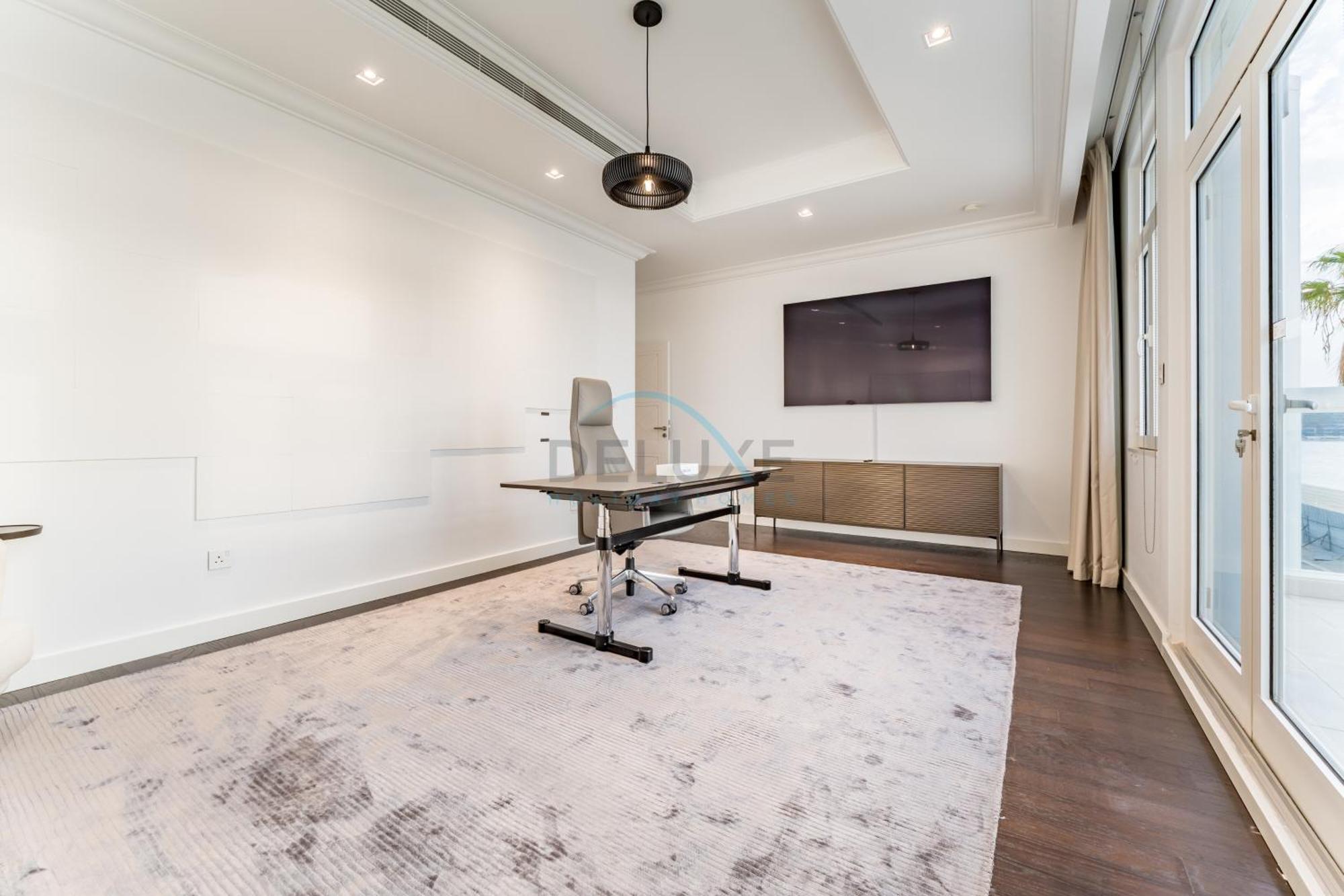 Villa Beachfront 3br With Private Gym, Pool, Jacuzzi & Workspace, Palm Villa, Palm Jumeirah By Deluxe Homes *