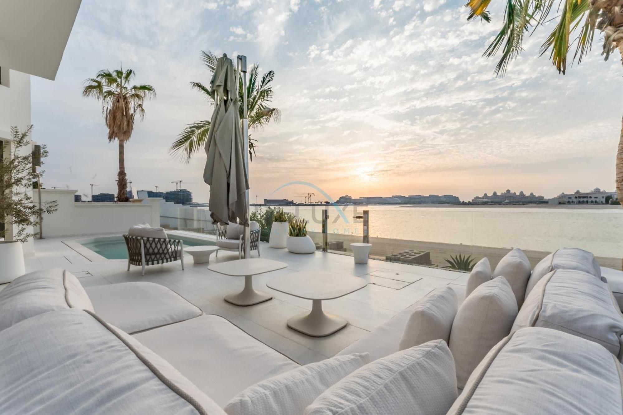 Beachfront 3br With Private Gym, Pool, Jacuzzi & Workspace, Palm Villa, Palm Jumeirah By Deluxe Homes Dubai