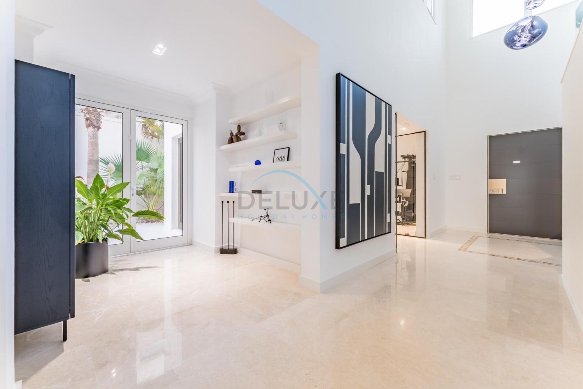 Villa Beachfront 3br With Private Gym, Pool, Jacuzzi & Workspace, Palm Villa, Palm Jumeirah By Deluxe Homes Dubai