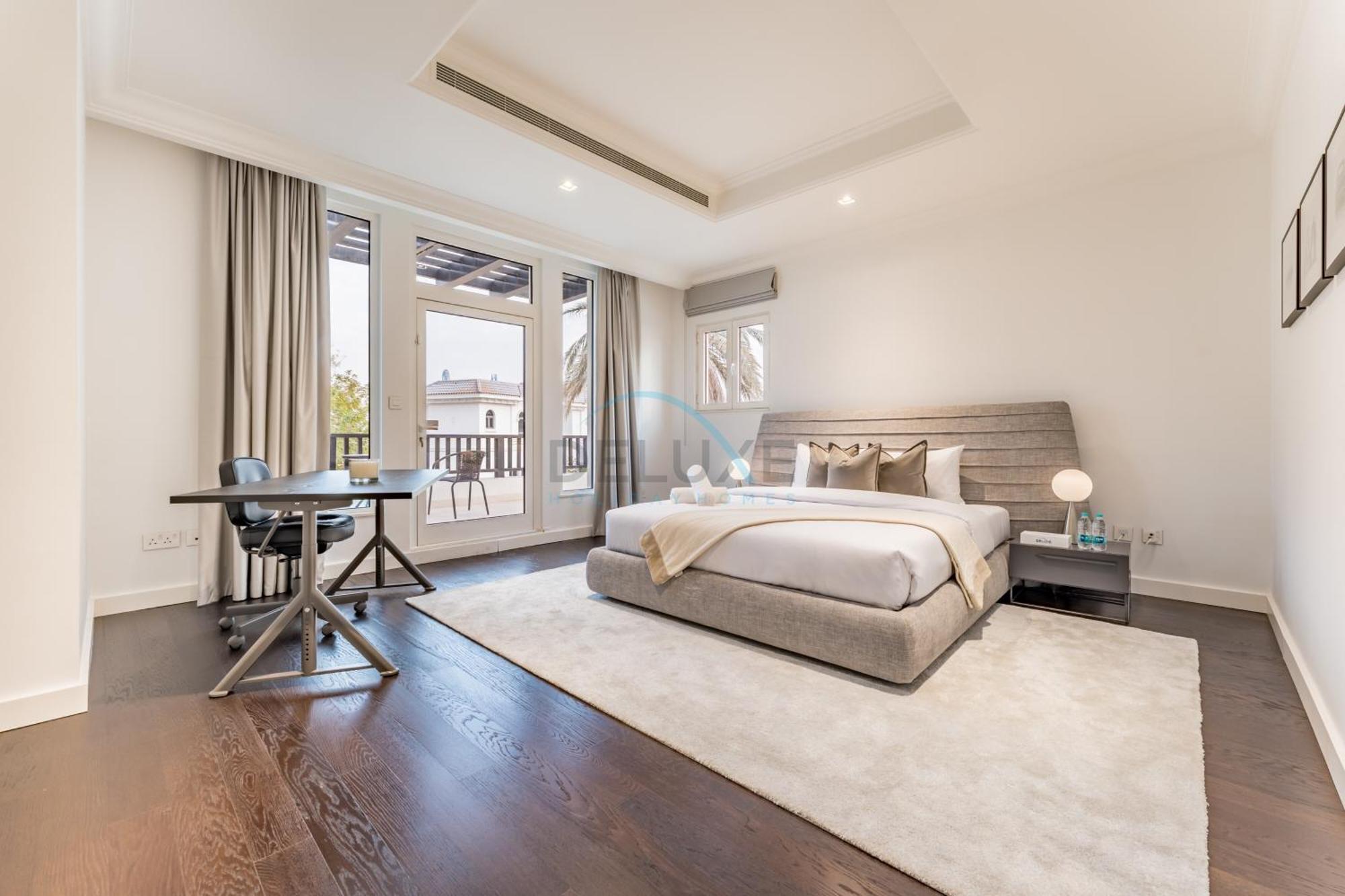 Villa Beachfront 3br With Private Gym, Pool, Jacuzzi & Workspace, Palm Villa, Palm Jumeirah By Deluxe Homes *