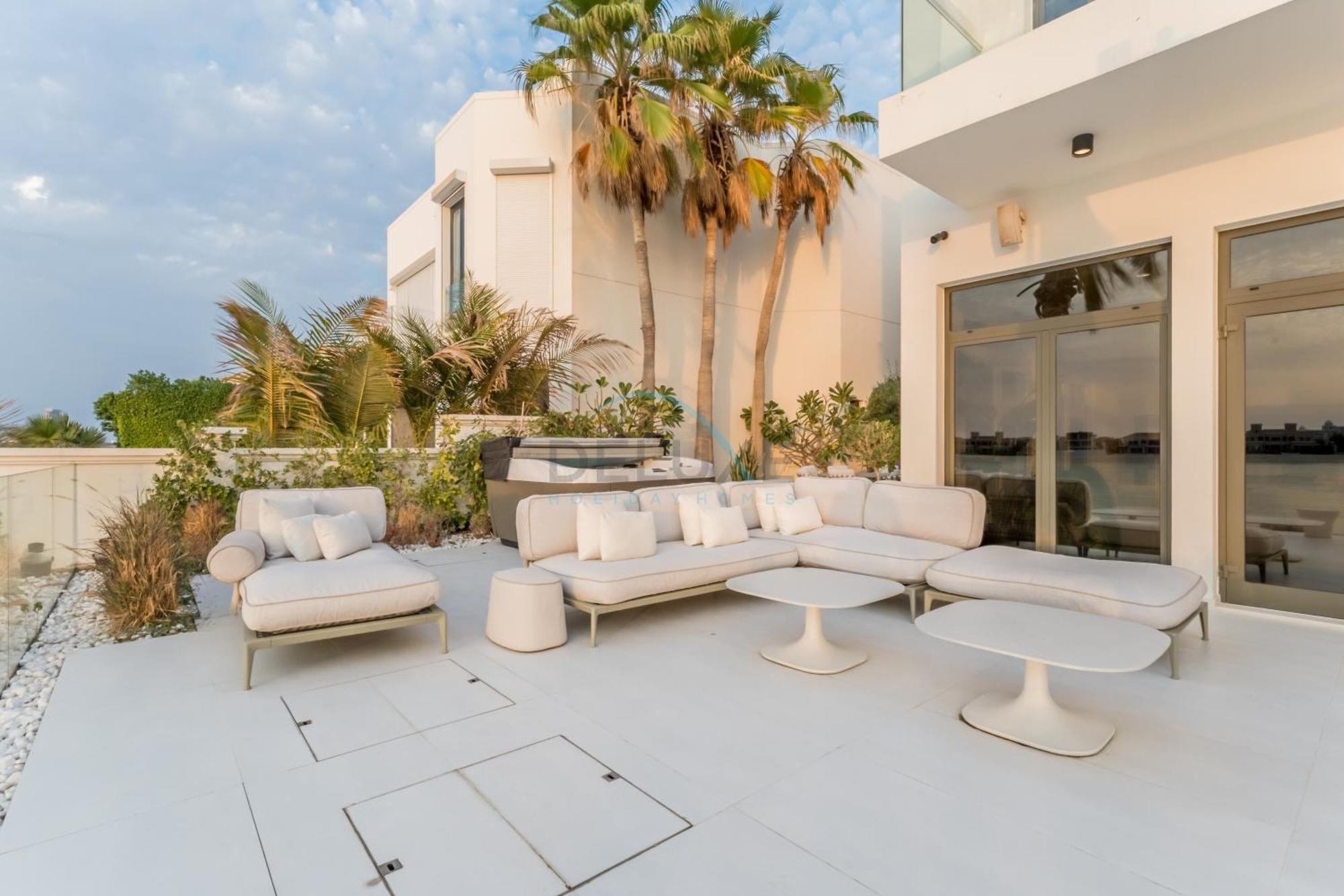 Beachfront 3br With Private Gym, Pool, Jacuzzi & Workspace, Palm Villa, Palm Jumeirah By Deluxe Homes Villa Dubai