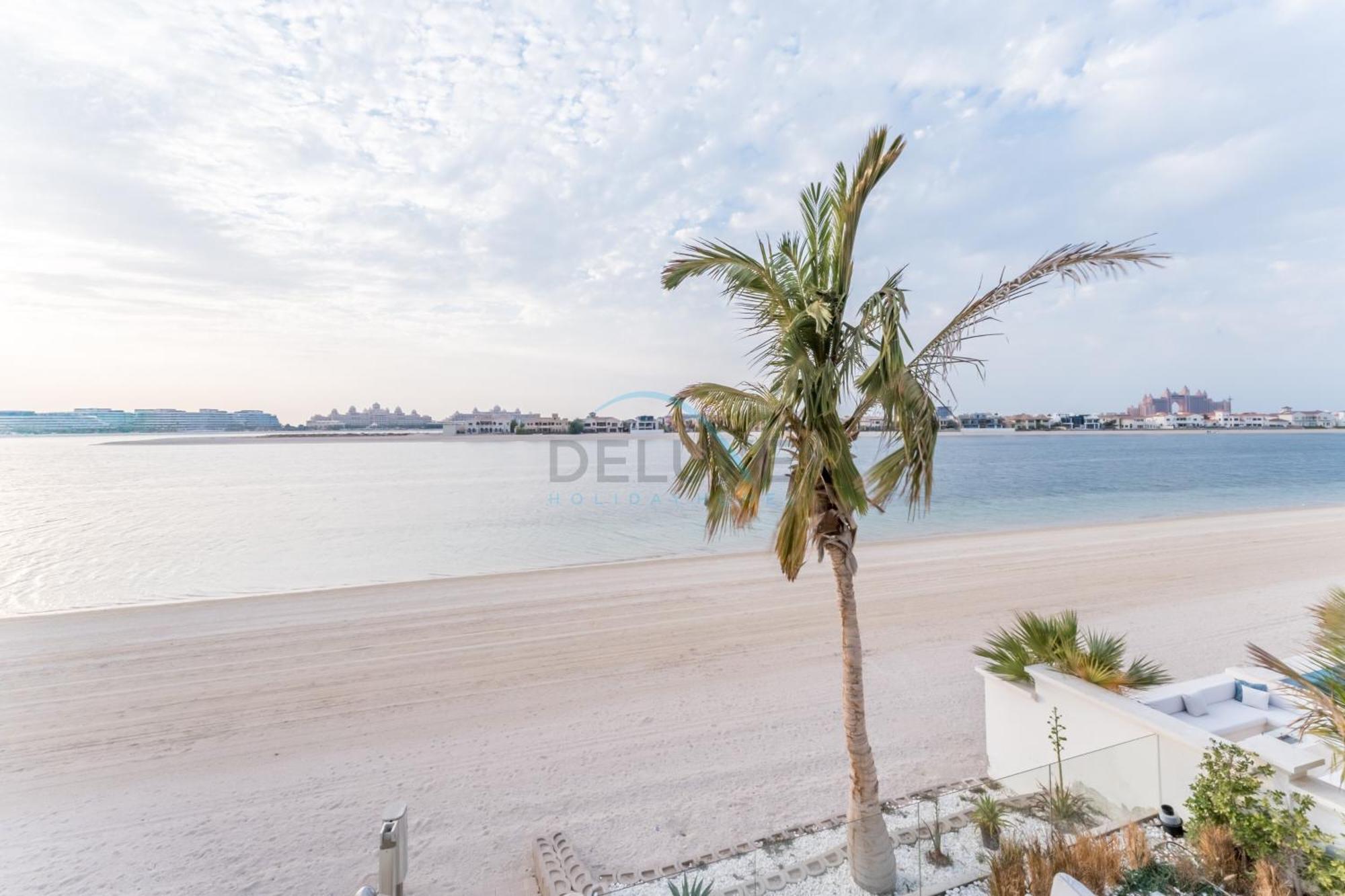 Villa Beachfront 3br With Private Gym, Pool, Jacuzzi & Workspace, Palm Villa, Palm Jumeirah By Deluxe Homes *