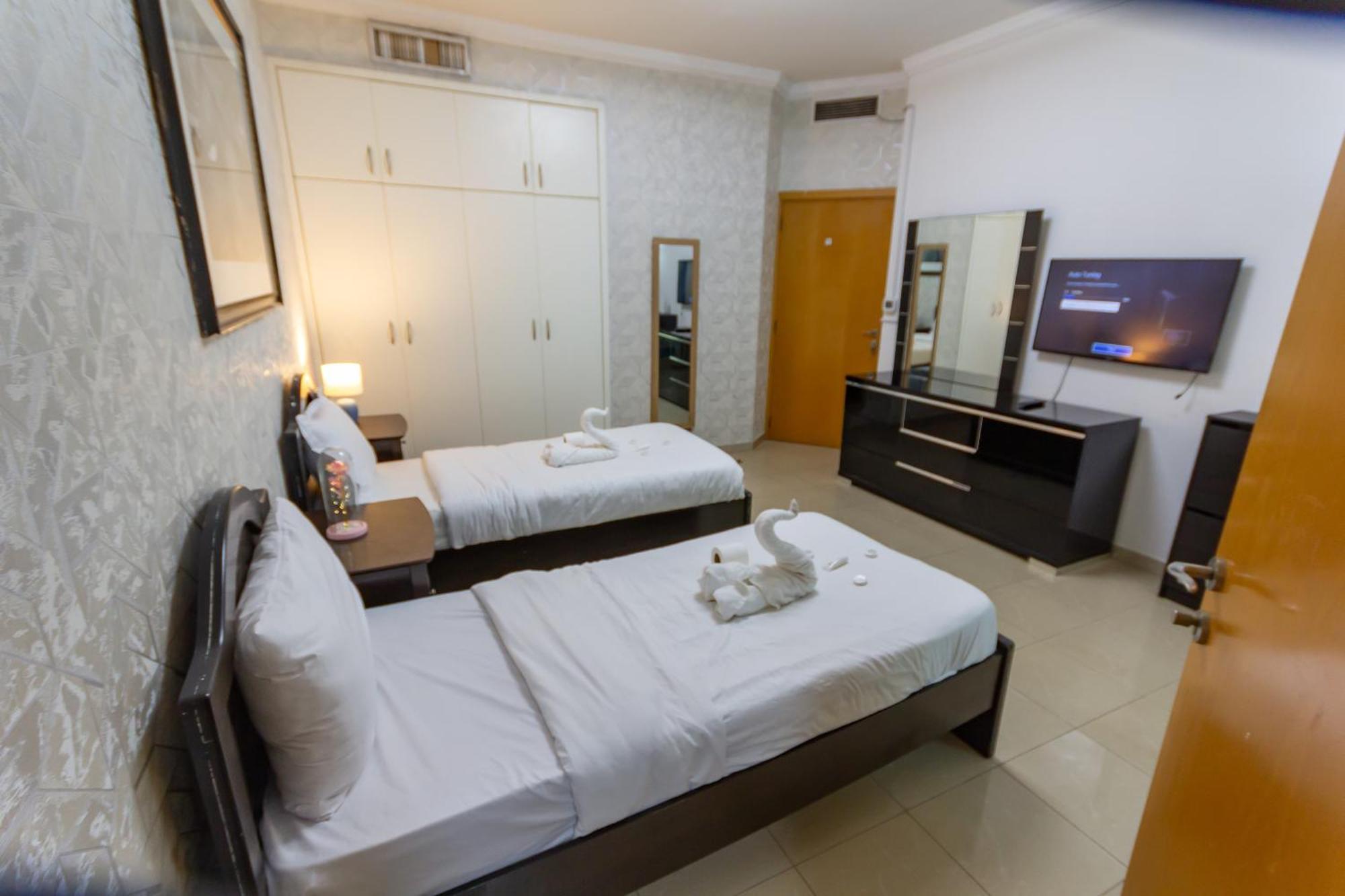 Homestay Classy For Ladies In Dubai, Marina فتيات فقط *