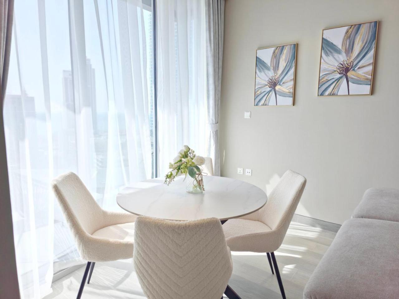 Marina Walk Gem Modern With Pool & Gym Access, Steps To & Metro * Dubai