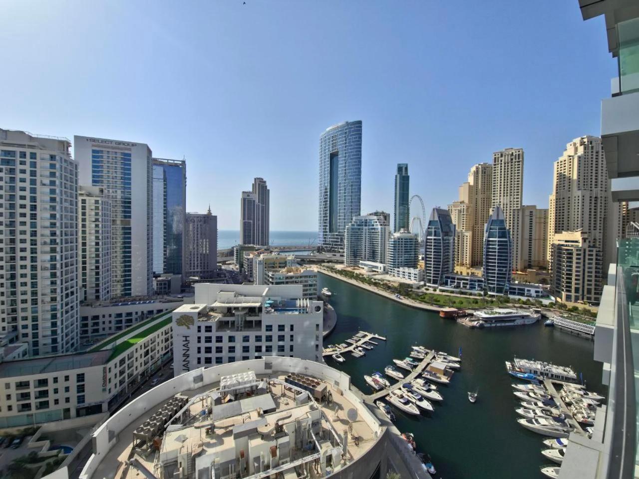 Marina Walk Gem Modern With Pool & Gym Access, Steps To & Metro Apartment *