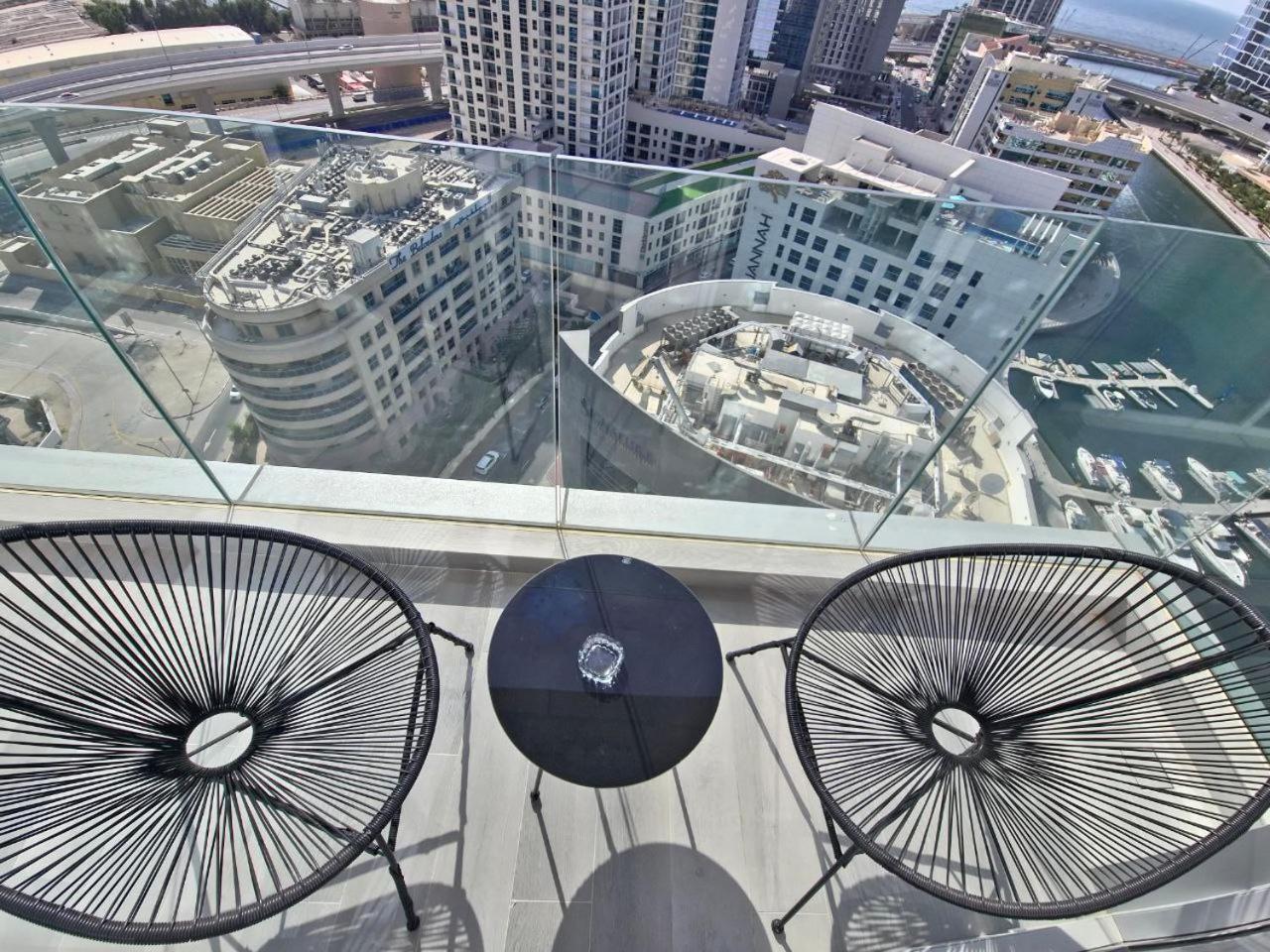 Marina Walk Gem Modern With Pool & Gym Access, Steps To & Metro Dubai