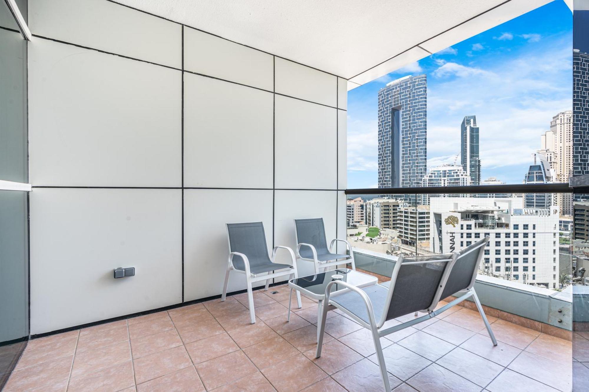 Elegant 3br In Jbr With Partial Marina View * Dubai