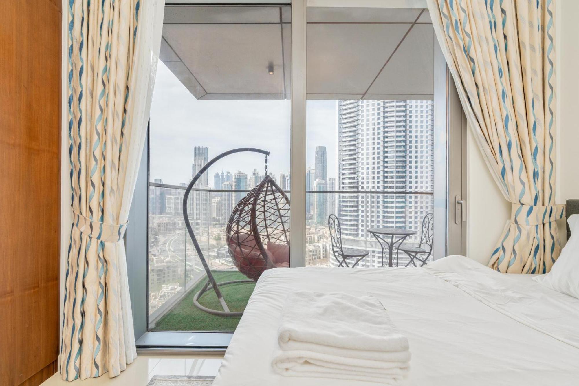 King 2br With Burj Khalifa View In Boulevard Point Dubai