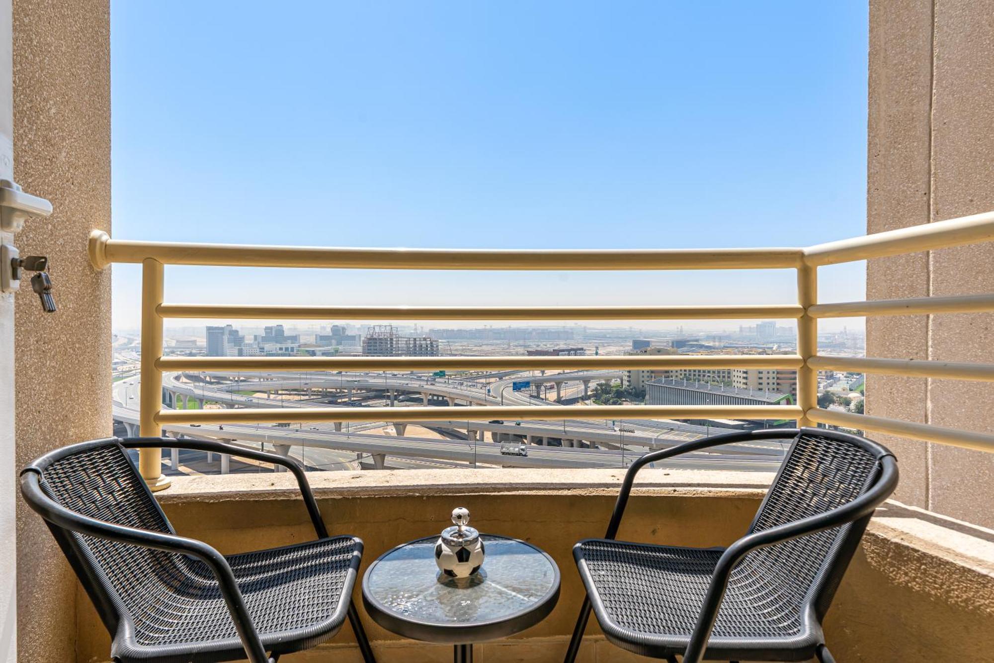 Lovely 1bed With Balcony, Parking, Pool And Gym * Dubai