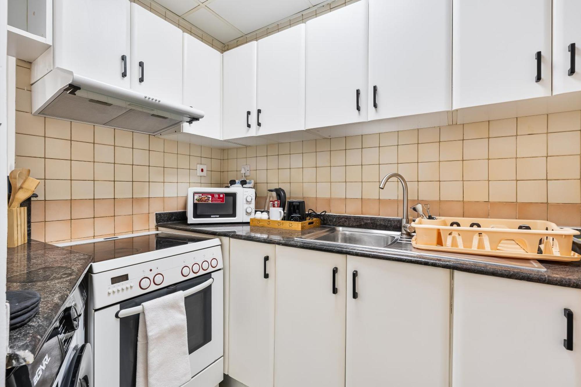 Apartment Lovely 1bed With Balcony, Parking, Pool And Gym *