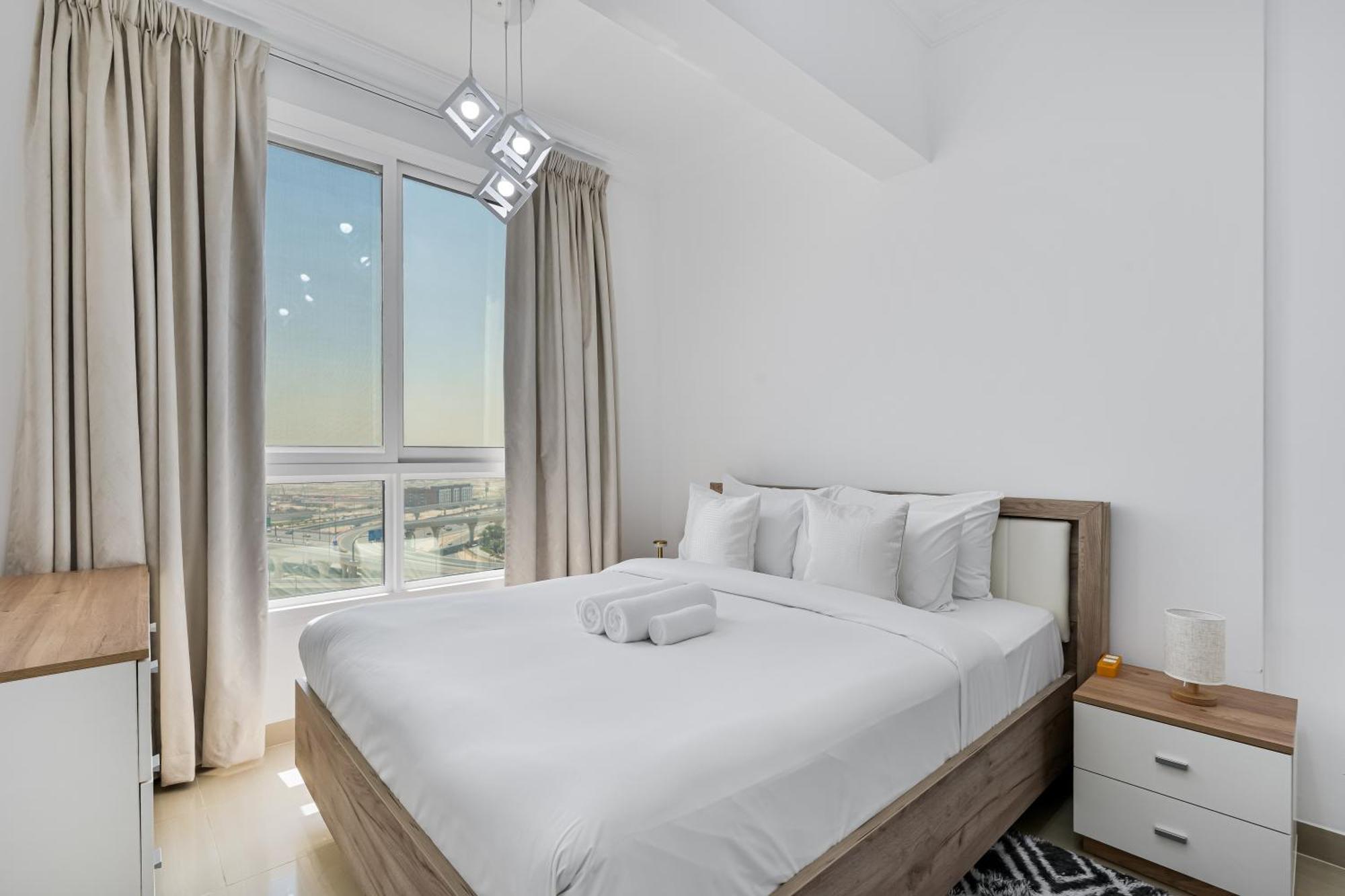 Lovely 1bed With Balcony, Parking, Pool And Gym Apartment