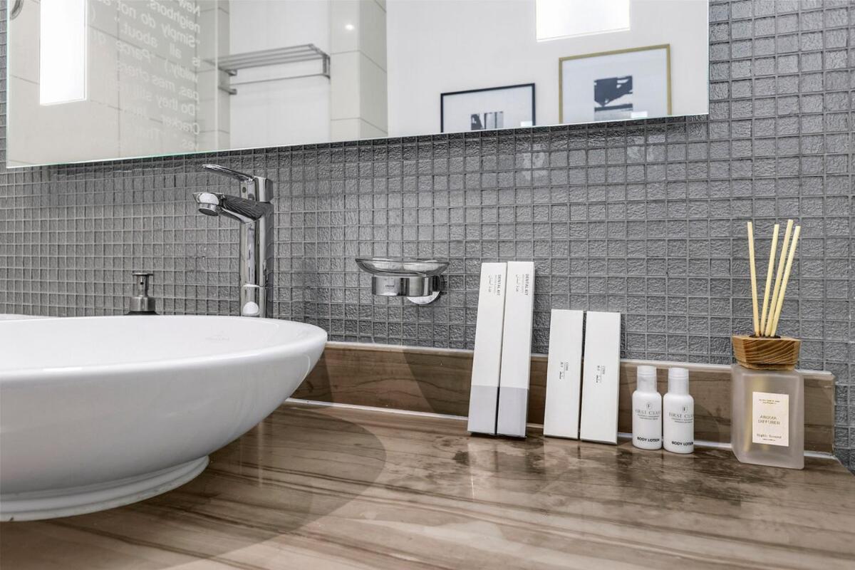 First Class 2br Ultimate Luxury & Glam Escape Apartment
