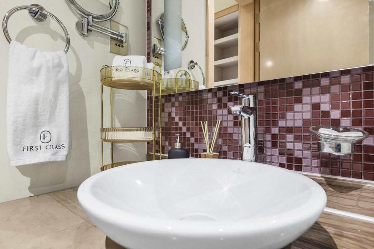 Apartment First Class 2br Ultimate Luxury & Glam Escape Dubai