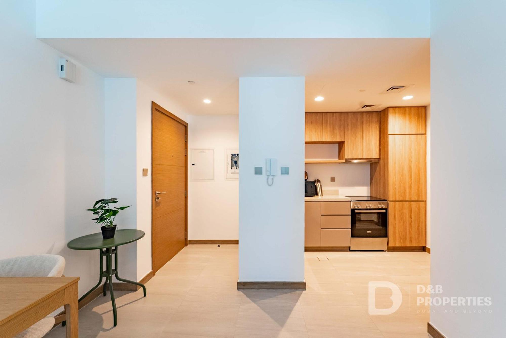 Newly Furnished 1br By Missoni In Business Bay Apartment *