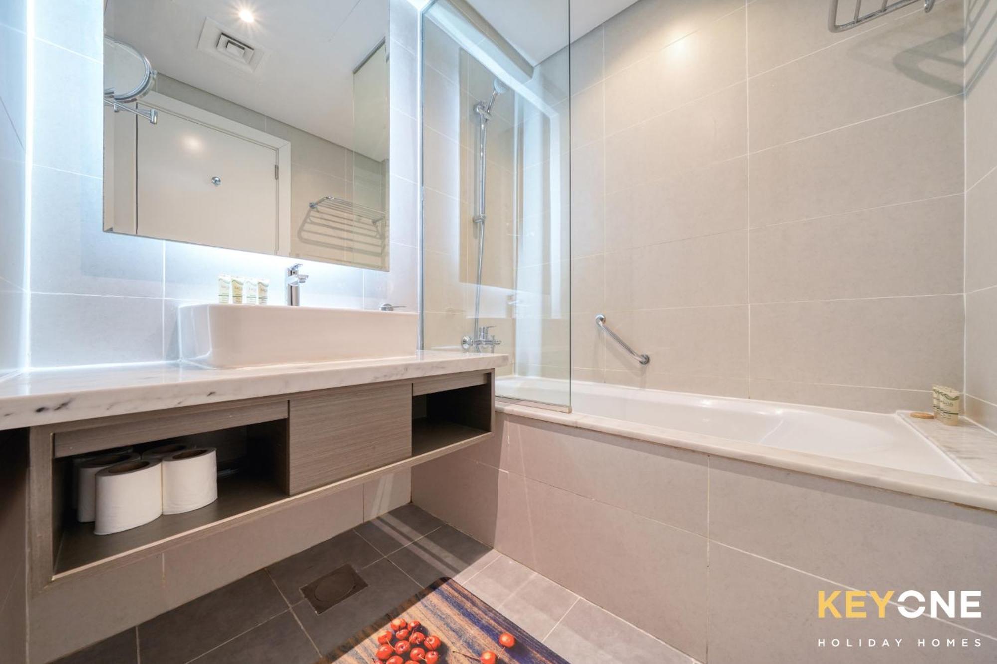 Sleek & Modern In Business Bay 1 Apartment