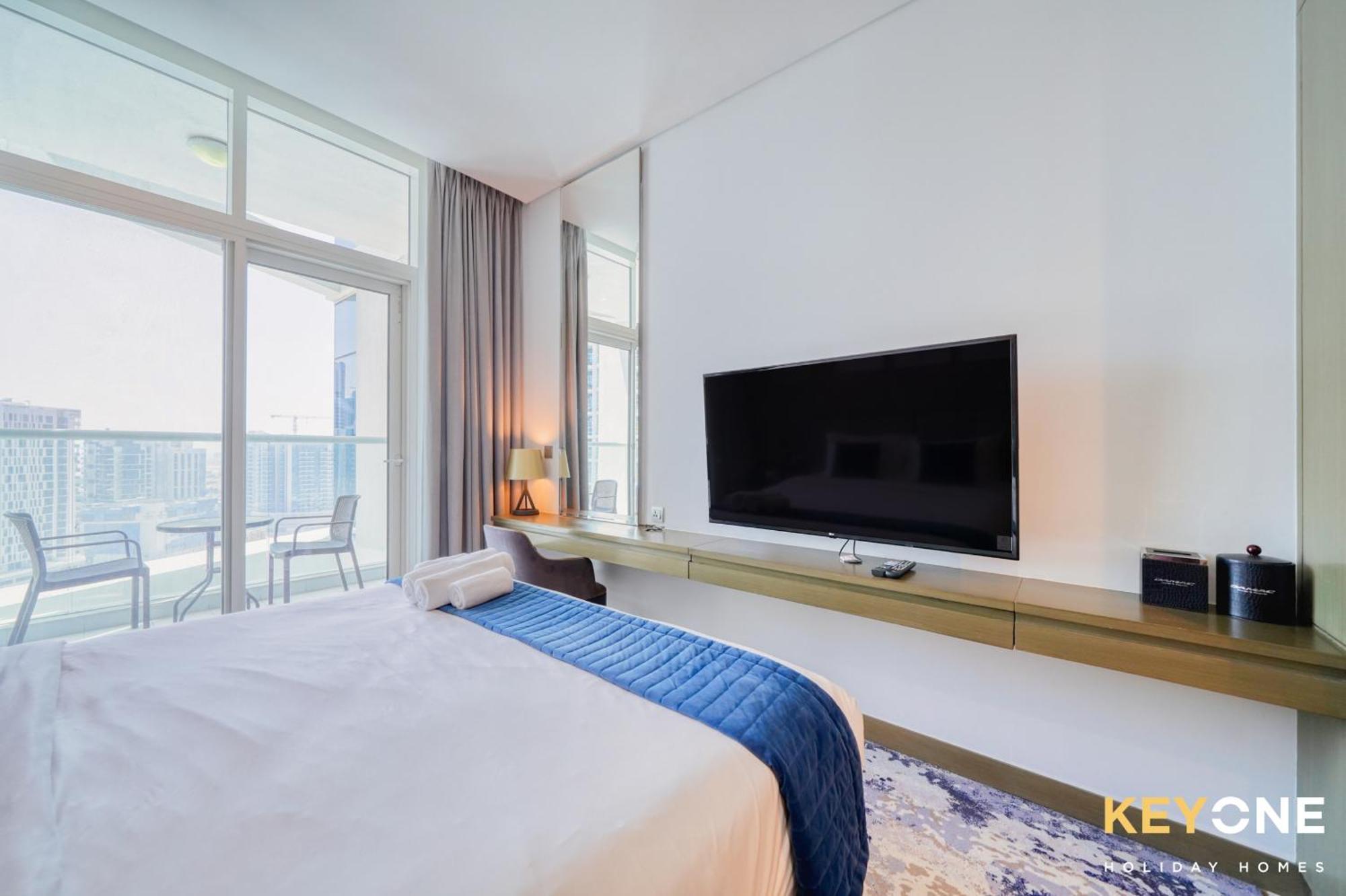 Sleek & Modern In Business Bay 1 Apartment